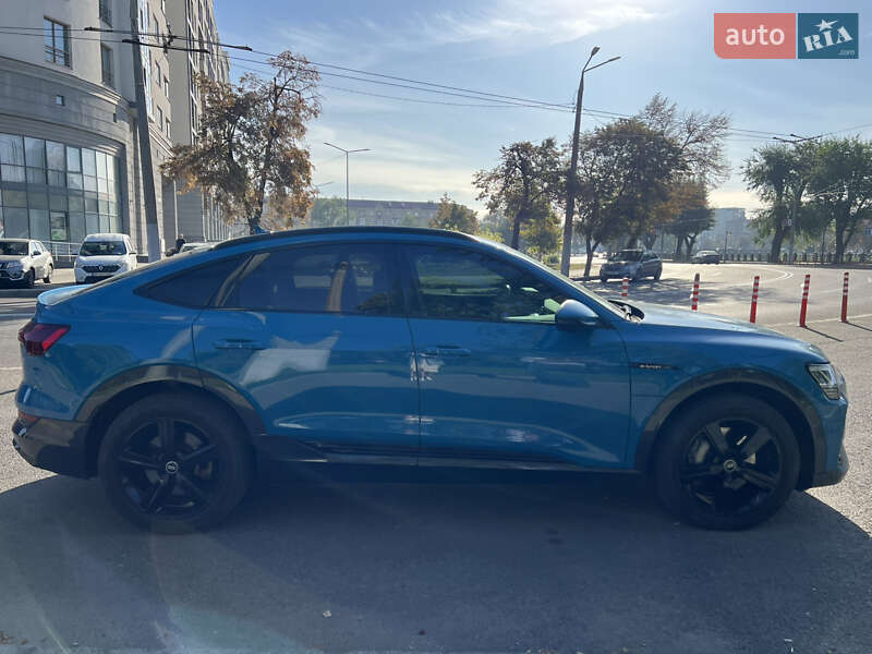 Позашляховик / Кросовер Audi e-tron Sportback 2021 в Харкові