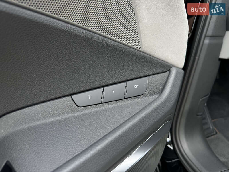 Позашляховик / Кросовер Audi e-tron Sportback 2021 в Мукачевому