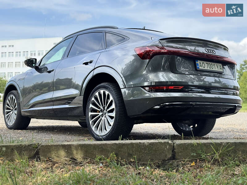 Позашляховик / Кросовер Audi e-tron Sportback 2021 в Ужгороді