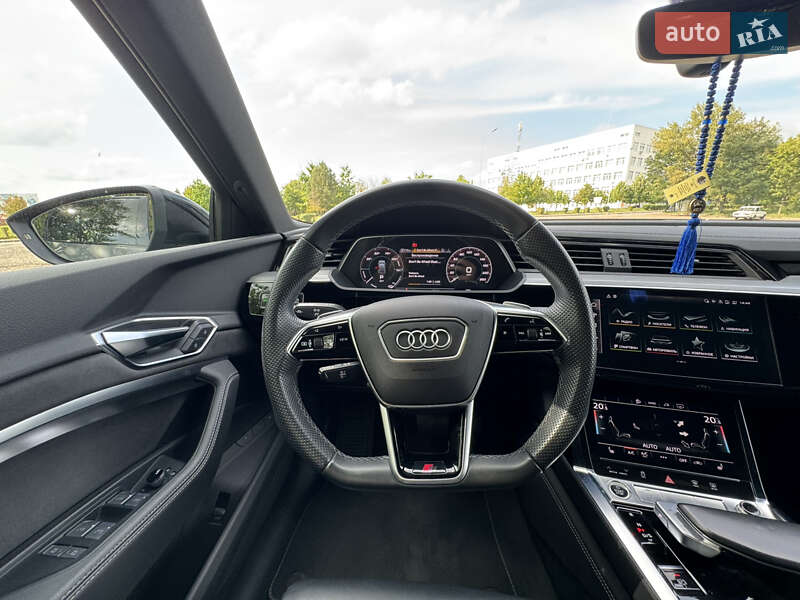 Позашляховик / Кросовер Audi e-tron Sportback 2021 в Ужгороді