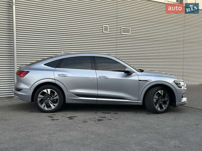 Внедорожник / Кроссовер Audi e-tron Sportback 2021 в Ровно