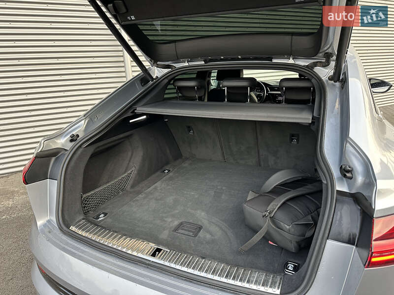 Внедорожник / Кроссовер Audi e-tron Sportback 2021 в Ровно