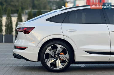 Внедорожник / Кроссовер Audi e-tron Sportback 2021 в 
