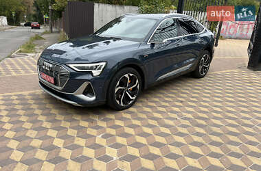 Позашляховик / Кросовер Audi e-tron Sportback 2020 в Києві