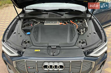 Внедорожник / Кроссовер Audi e-tron Sportback 2020 в 