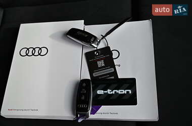 Внедорожник / Кроссовер Audi e-tron Sportback 2022 в 