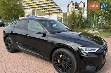 Позашляховик / Кросовер Audi e-tron Sportback 2022 в 