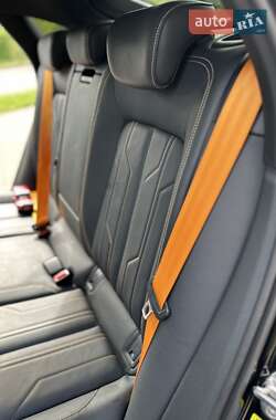 Позашляховик / Кросовер Audi e-tron Sportback 2022 в 