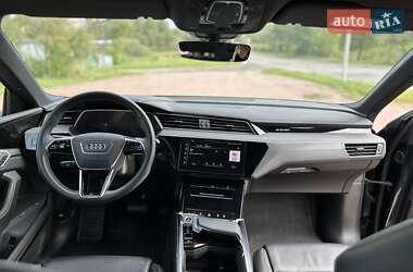 Позашляховик / Кросовер Audi e-tron Sportback 2022 в 