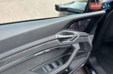 Позашляховик / Кросовер Audi e-tron Sportback 2022 в 