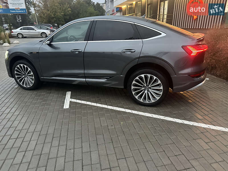 Позашляховик / Кросовер Audi e-tron Sportback 2020 в Хмельницькому фото 15 Позашляховик / Кросовер Audi e-tron Sportback 2020 в Хмельницькому