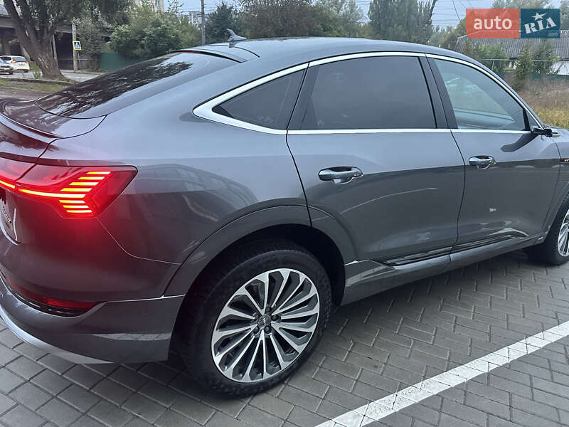 Позашляховик / Кросовер Audi e-tron Sportback 2020 в Хмельницькому фото 25 Позашляховик / Кросовер Audi e-tron Sportback 2020 в Хмельницькому