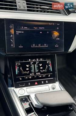 Внедорожник / Кроссовер Audi e-tron Sportback 2021 в 