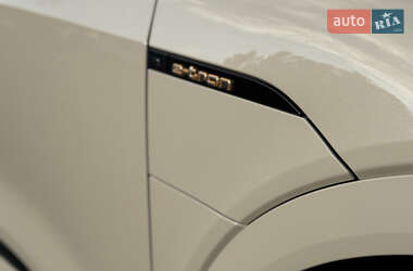 Внедорожник / Кроссовер Audi e-tron Sportback 2021 в 