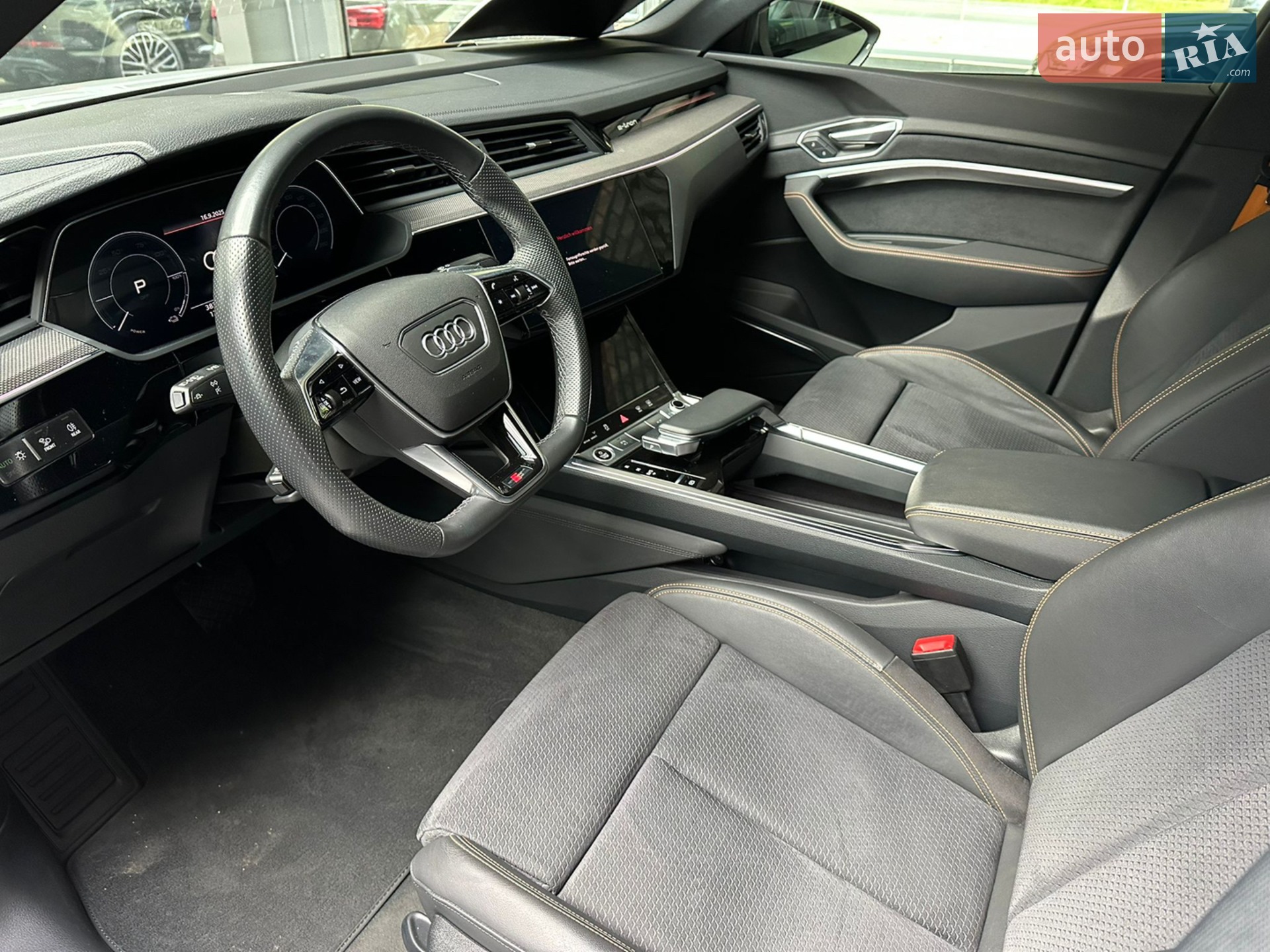 2022 Audi e-tron Sportback - мініатюра 11