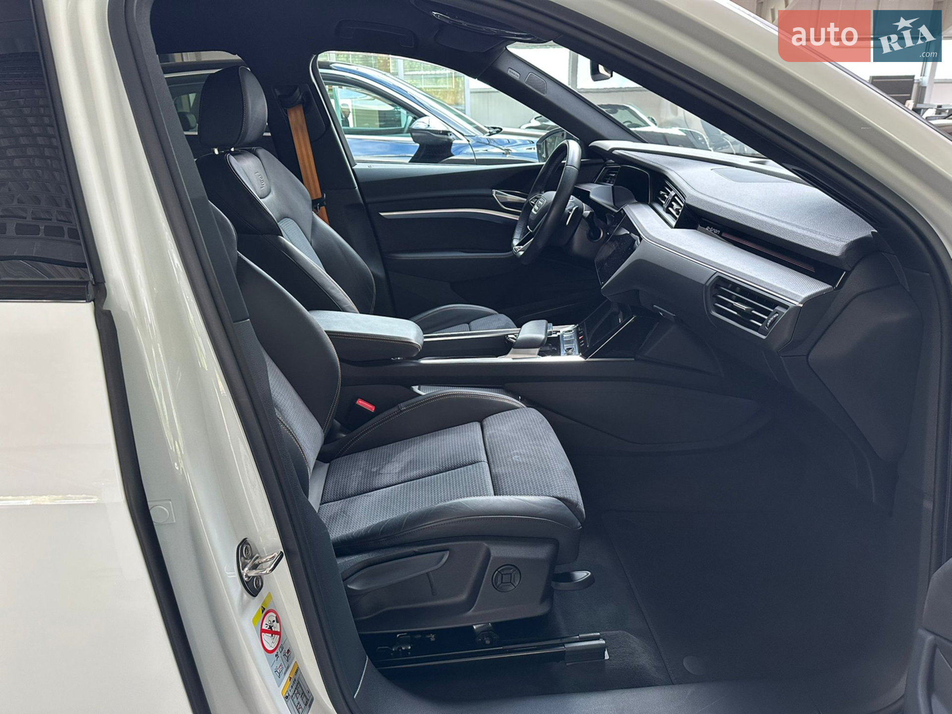 2022 Audi e-tron Sportback - мініатюра 12
