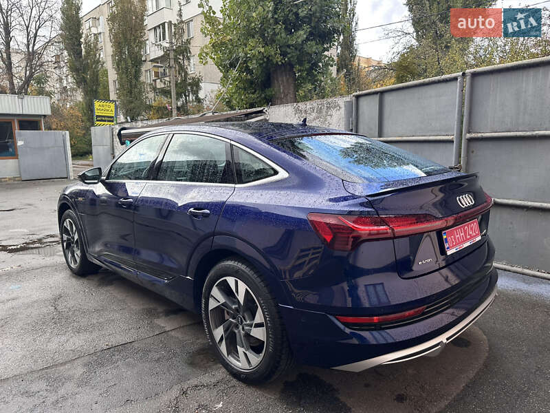 Позашляховик / Кросовер Audi e-tron Sportback 2023 в Києві