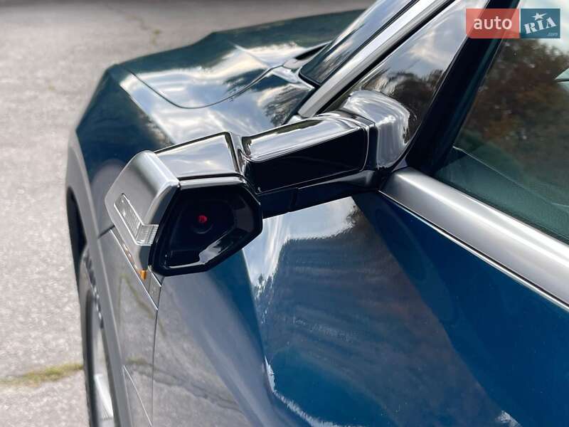 Внедорожник / Кроссовер Audi e-tron Sportback 2020 в Тернополе