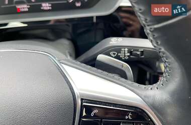 Позашляховик / Кросовер Audi e-tron Sportback 2020 в 