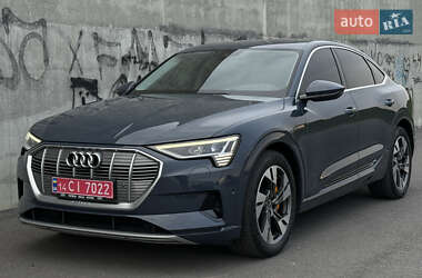 Позашляховик / Кросовер Audi e-tron Sportback 2021 в  фото 13 Позашляховик / Кросовер Audi e-tron Sportback 2021 в