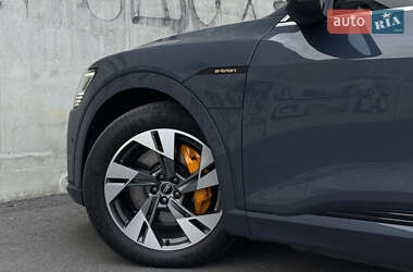 Позашляховик / Кросовер Audi e-tron Sportback 2021 в  фото 19 Позашляховик / Кросовер Audi e-tron Sportback 2021 в