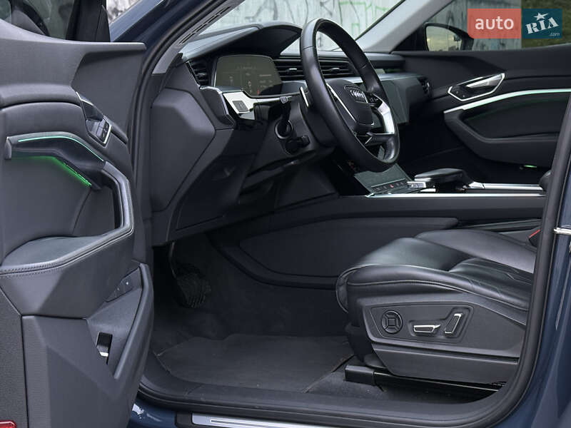 Позашляховик / Кросовер Audi e-tron Sportback 2021 в Львові фото 26 Позашляховик / Кросовер Audi e-tron Sportback 2021 в Львові