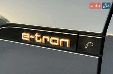 Внедорожник / Кроссовер Audi e-tron Sportback 2021 в 