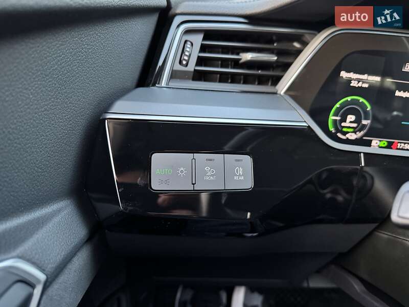 Позашляховик / Кросовер Audi e-tron Sportback 2021 в Тернополі