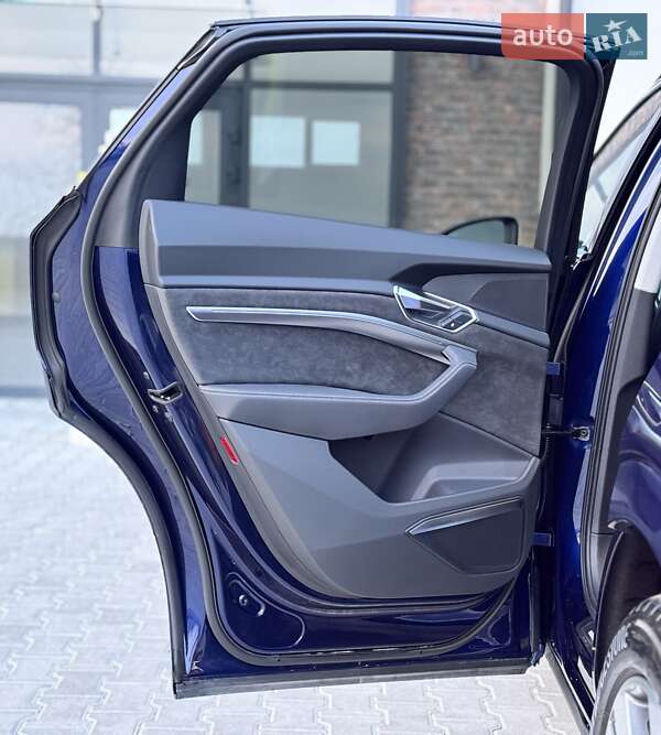 Позашляховик / Кросовер Audi e-tron Sportback 2021 в Тернополі
