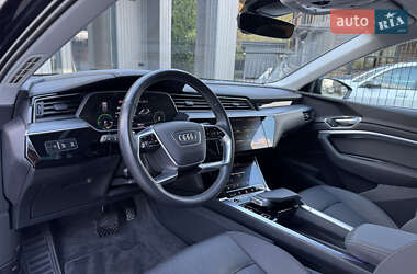 Позашляховик / Кросовер Audi e-tron Sportback 2020 в  фото 50 Позашляховик / Кросовер Audi e-tron Sportback 2020 в
