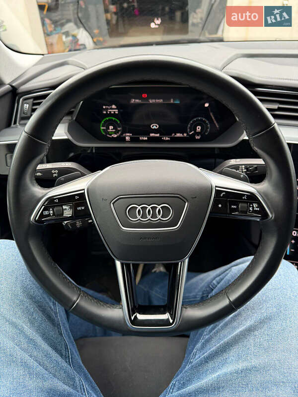 Позашляховик / Кросовер Audi e-tron Sportback 2022 в Чернівцях фото 17 Позашляховик / Кросовер Audi e-tron Sportback 2022 в Чернівцях