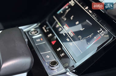 Позашляховик / Кросовер Audi e-tron Sportback 2021 в  фото 48 Позашляховик / Кросовер Audi e-tron Sportback 2021 в