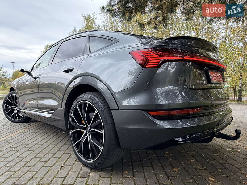 Позашляховик / Кросовер Audi e-tron Sportback 2020 в Дрогобичі