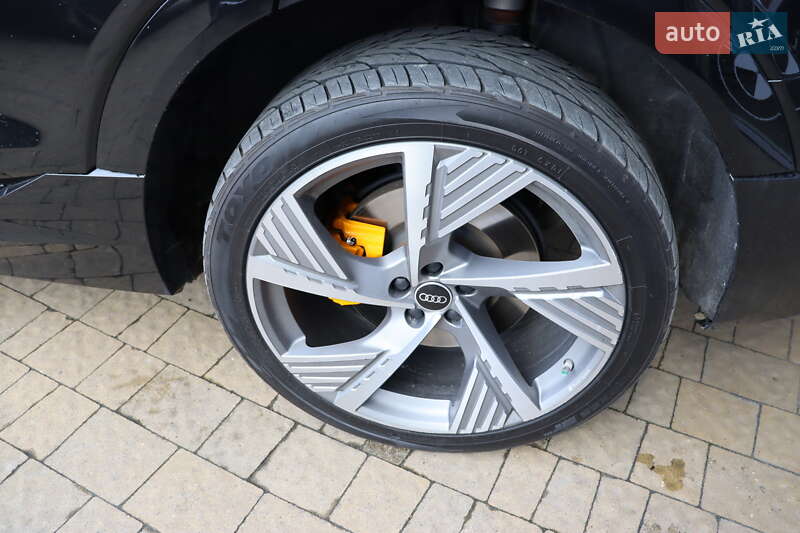 Позашляховик / Кросовер Audi e-tron Sportback 2023 в Львові