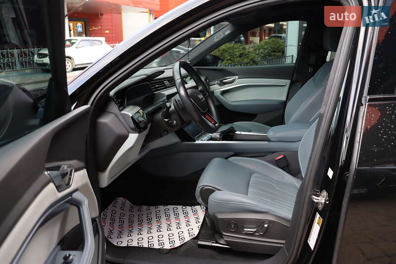 Позашляховик / Кросовер Audi e-tron Sportback 2023 в Львові