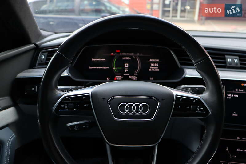 Позашляховик / Кросовер Audi e-tron Sportback 2023 в Львові