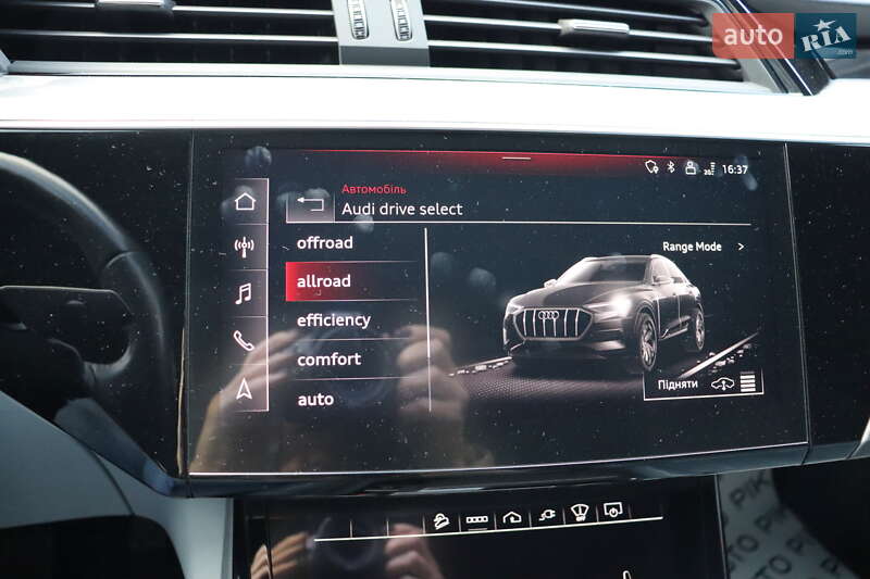 Позашляховик / Кросовер Audi e-tron Sportback 2023 в Львові