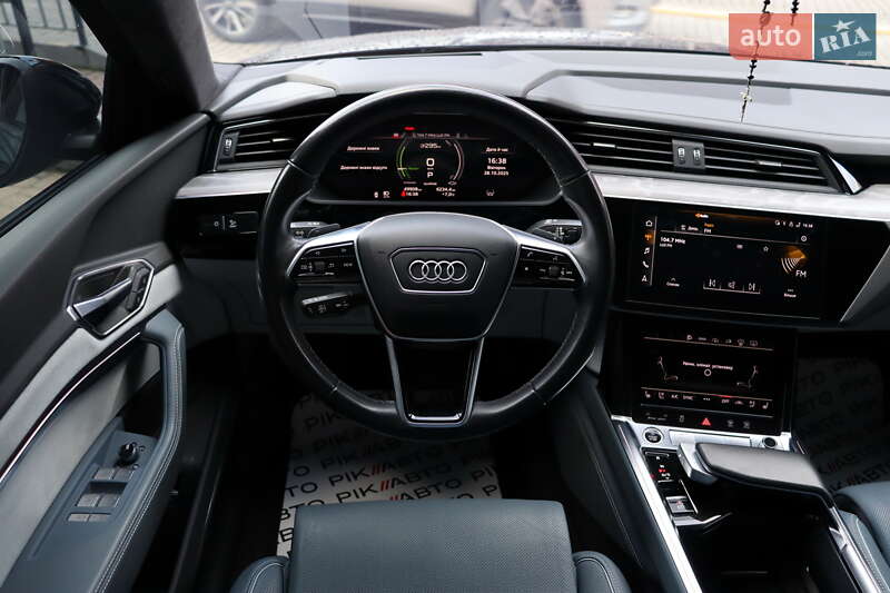 Позашляховик / Кросовер Audi e-tron Sportback 2023 в Львові