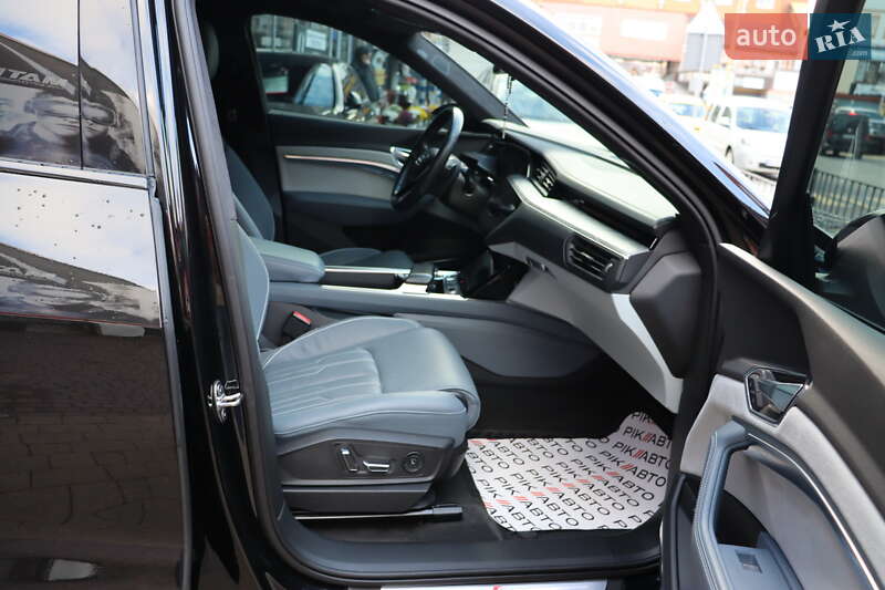 Позашляховик / Кросовер Audi e-tron Sportback 2023 в Львові