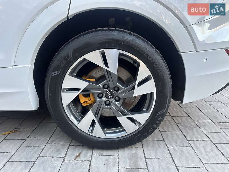 Позашляховик / Кросовер Audi e-tron Sportback 2022 в Тернополі