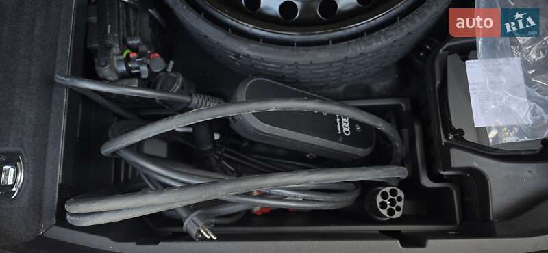 Позашляховик / Кросовер Audi e-tron Sportback 2023 в Тернополі