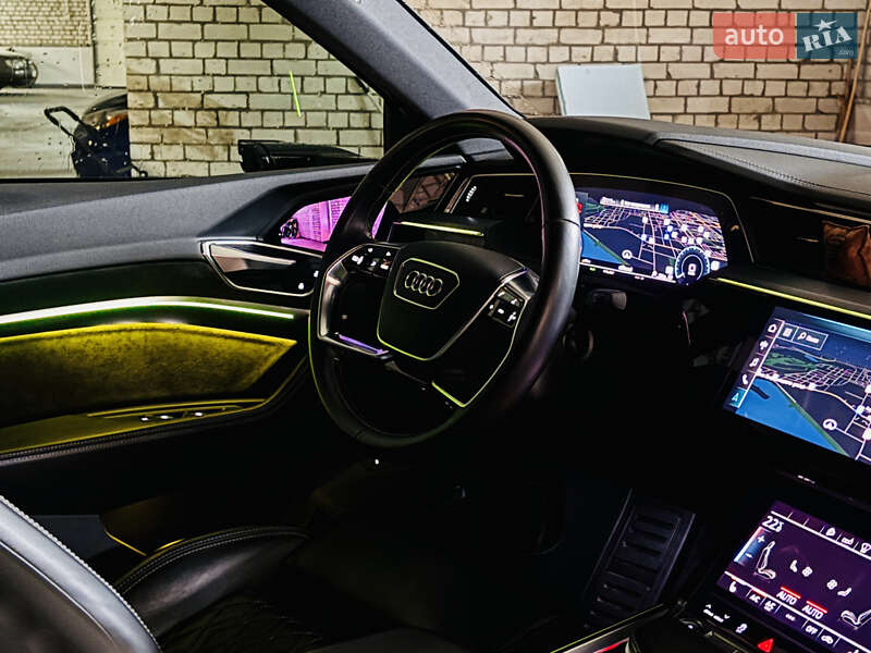 Позашляховик / Кросовер Audi e-tron Sportback 2020 в Кременчуці
