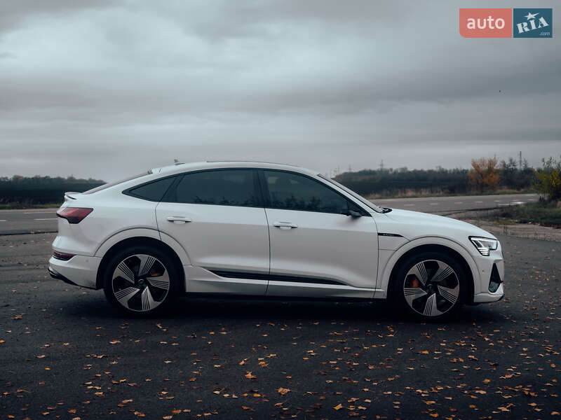 Позашляховик / Кросовер Audi e-tron Sportback 2020 в Кременчуці