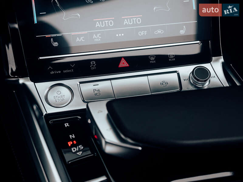 Позашляховик / Кросовер Audi e-tron Sportback 2020 в Кременчуці