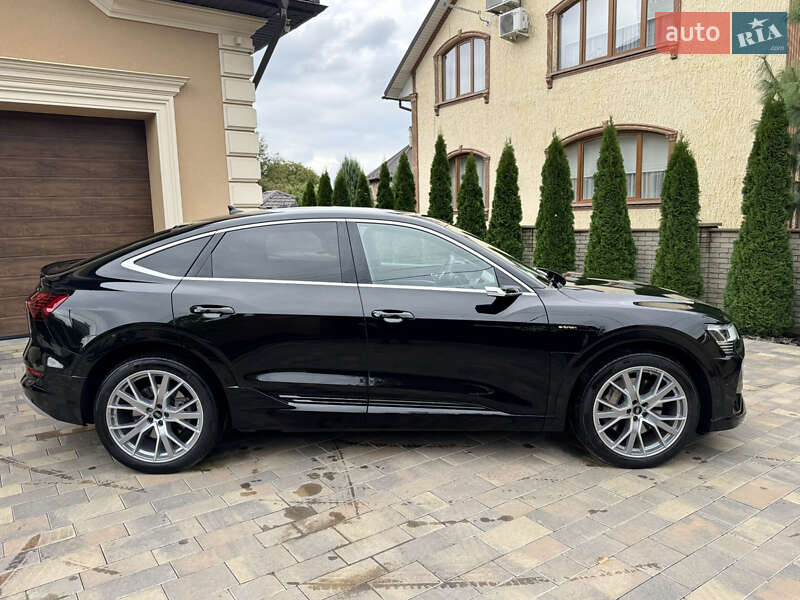 Позашляховик / Кросовер Audi e-tron Sportback 2023 в Чернівцях