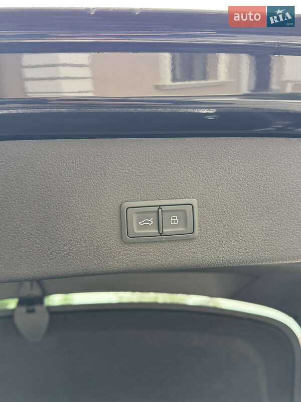 Позашляховик / Кросовер Audi e-tron Sportback 2023 в Чернівцях