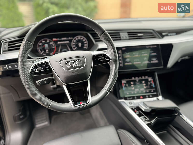 Позашляховик / Кросовер Audi e-tron Sportback 2023 в Чернівцях