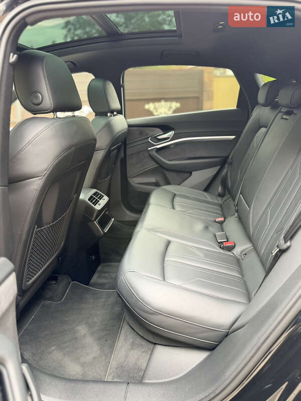 Позашляховик / Кросовер Audi e-tron Sportback 2023 в Чернівцях