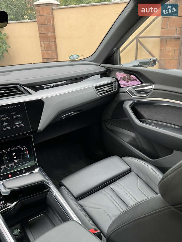 Позашляховик / Кросовер Audi e-tron Sportback 2023 в Чернівцях
