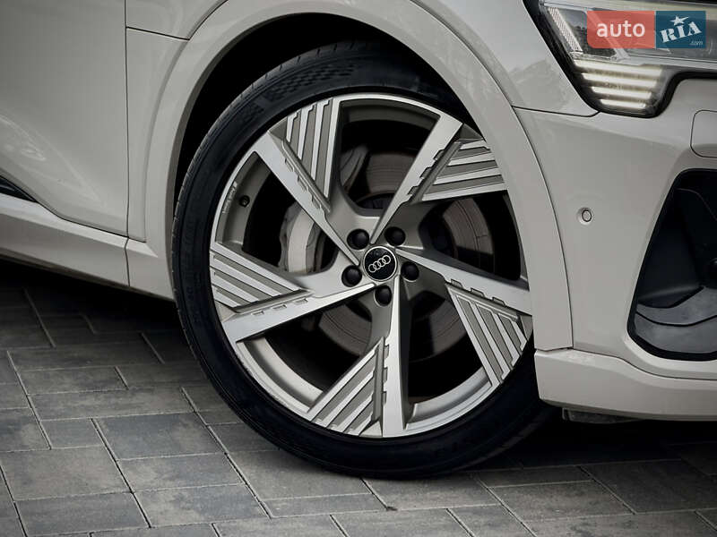 Позашляховик / Кросовер Audi e-tron Sportback 2021 в Луцьку